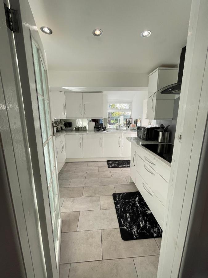 Tollgate House - Luxury Cozy Cottage - Huge Hot Tub - Alton Towers Чедл Экстерьер фото